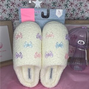 Aeropostale Bow Slippers, Large 9/10